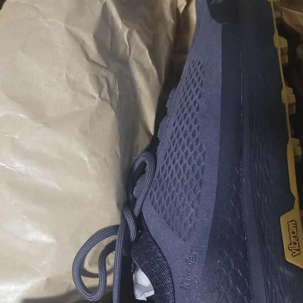 VASQUE Breeze LT NTX Low Mens  size 8 HIKING SHOE Black New IN Box